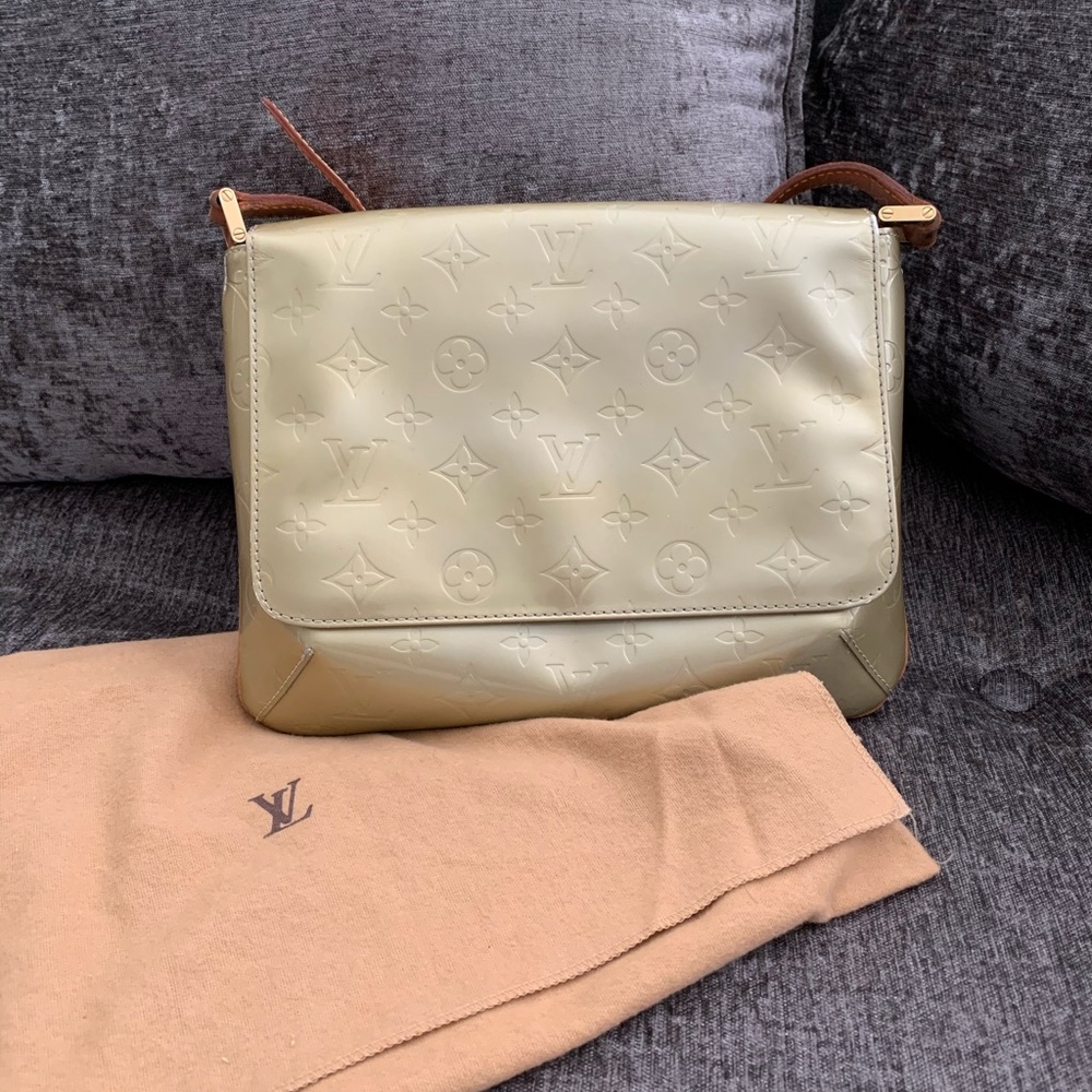 Louis Vuitton Thompson Street shoulder bag.